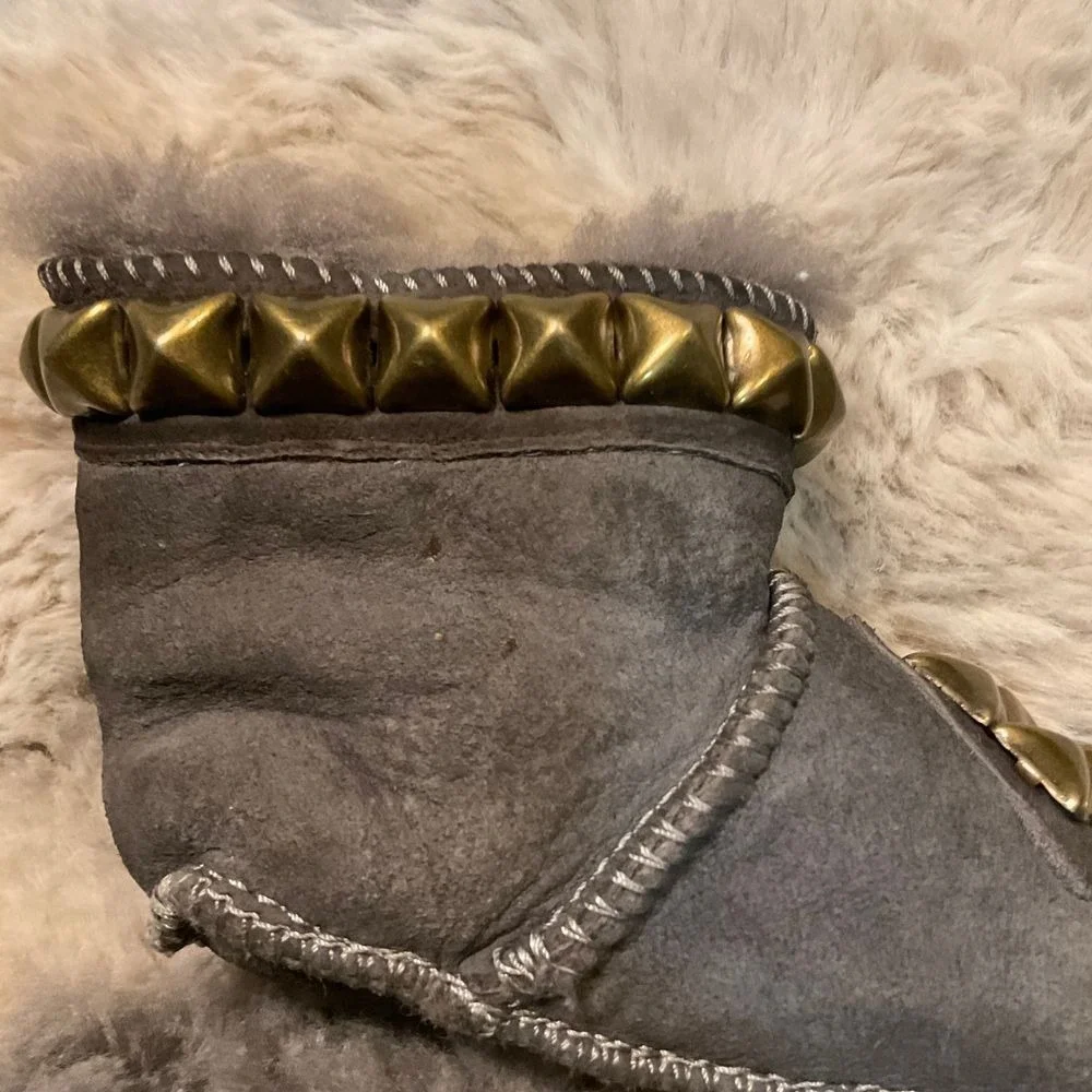 Tylie Malibu Baby Pyramid Stud Booties Gray Hook Loop Closure‎